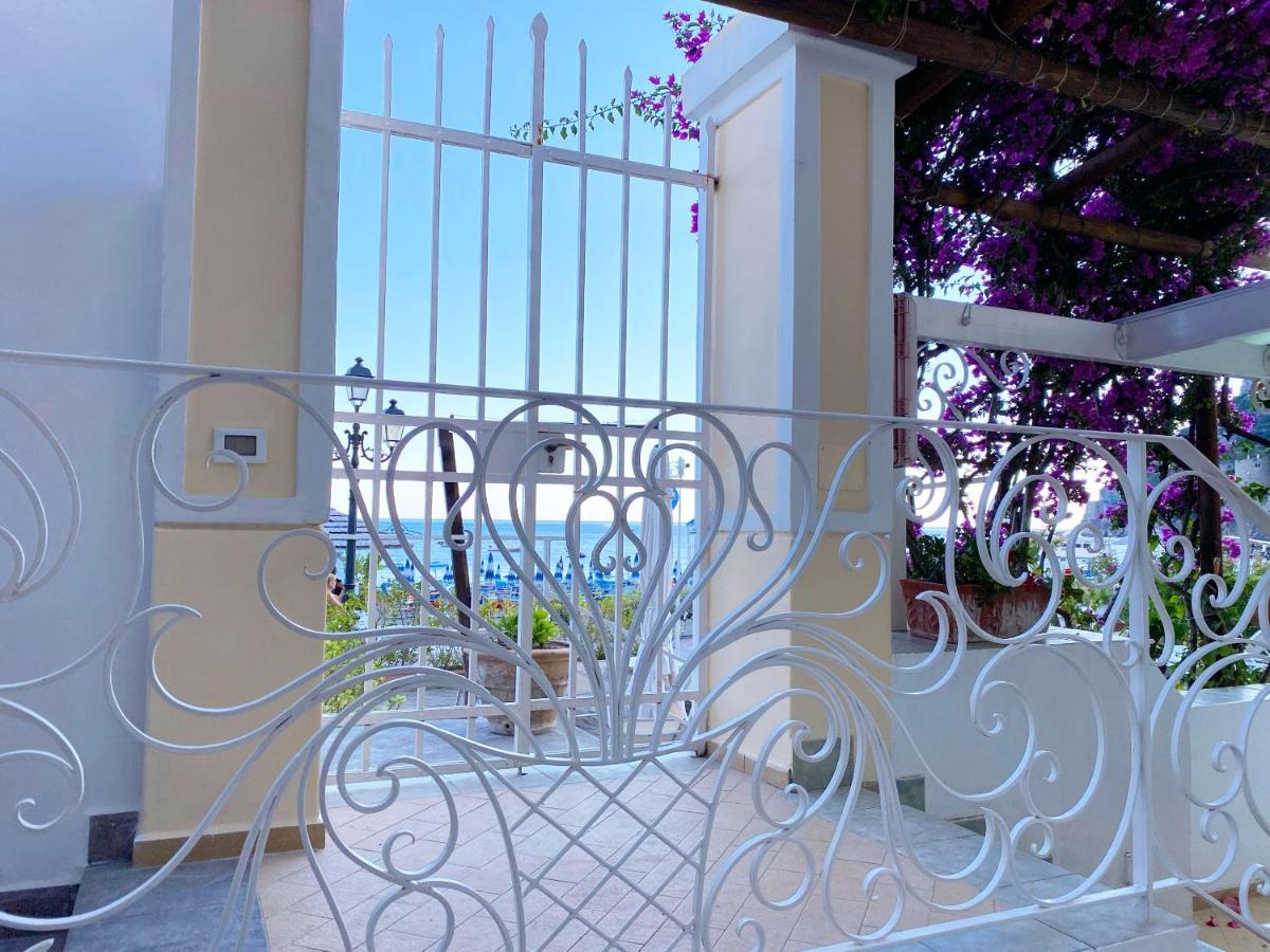 La Caravella Di Positano - Relais, Beach & Residences Exterior photo