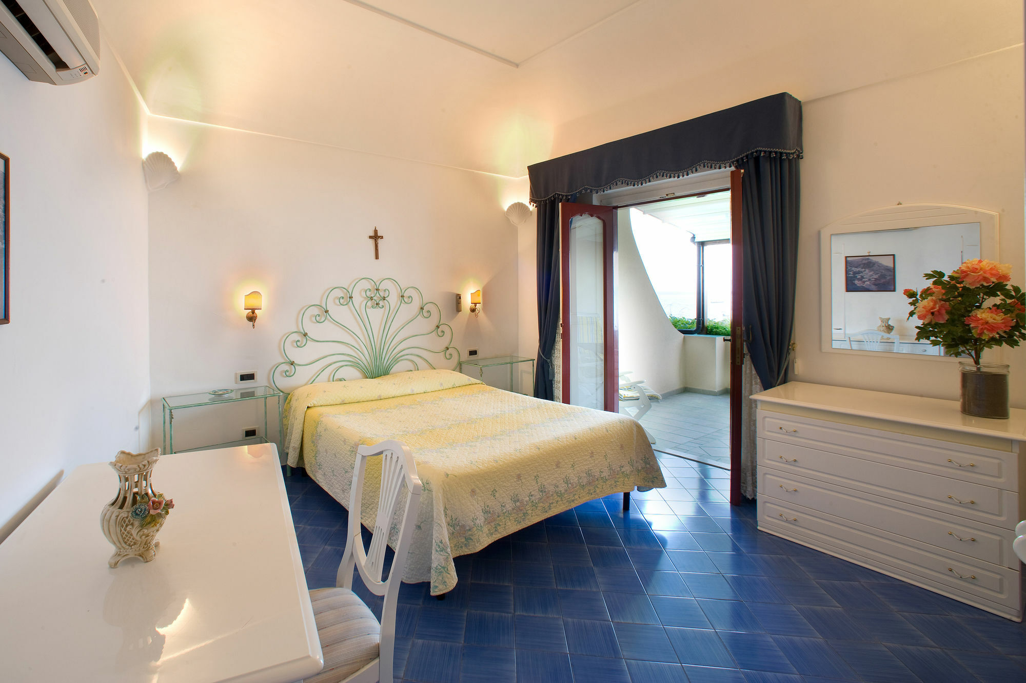 La Caravella Di Positano - Relais, Beach & Residences Exterior photo